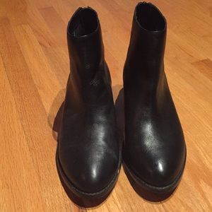 Dolce Vita black ankle boots size 8.5
